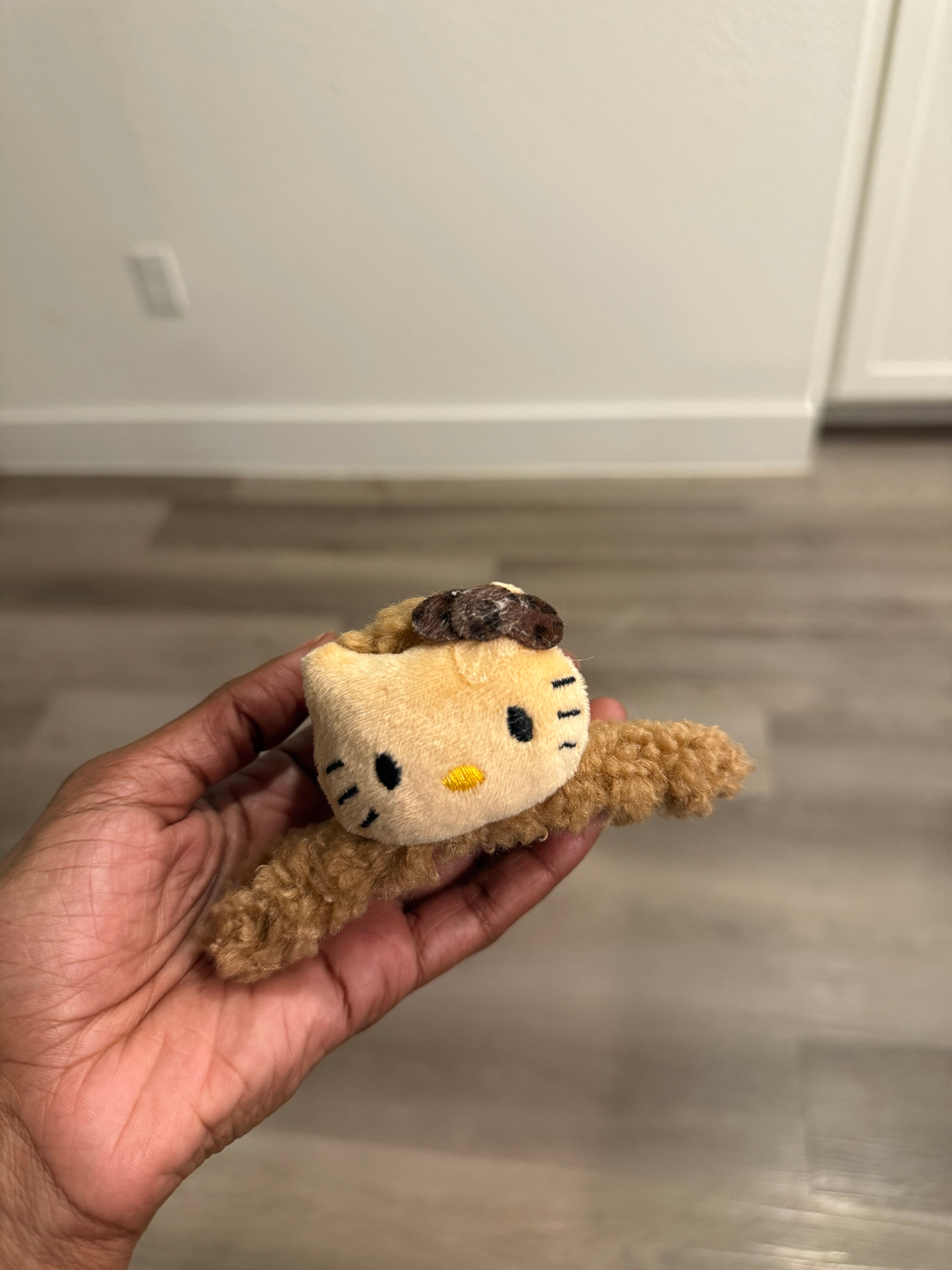 Hello Kitty Furrr Hair Clip- Brown Kitty