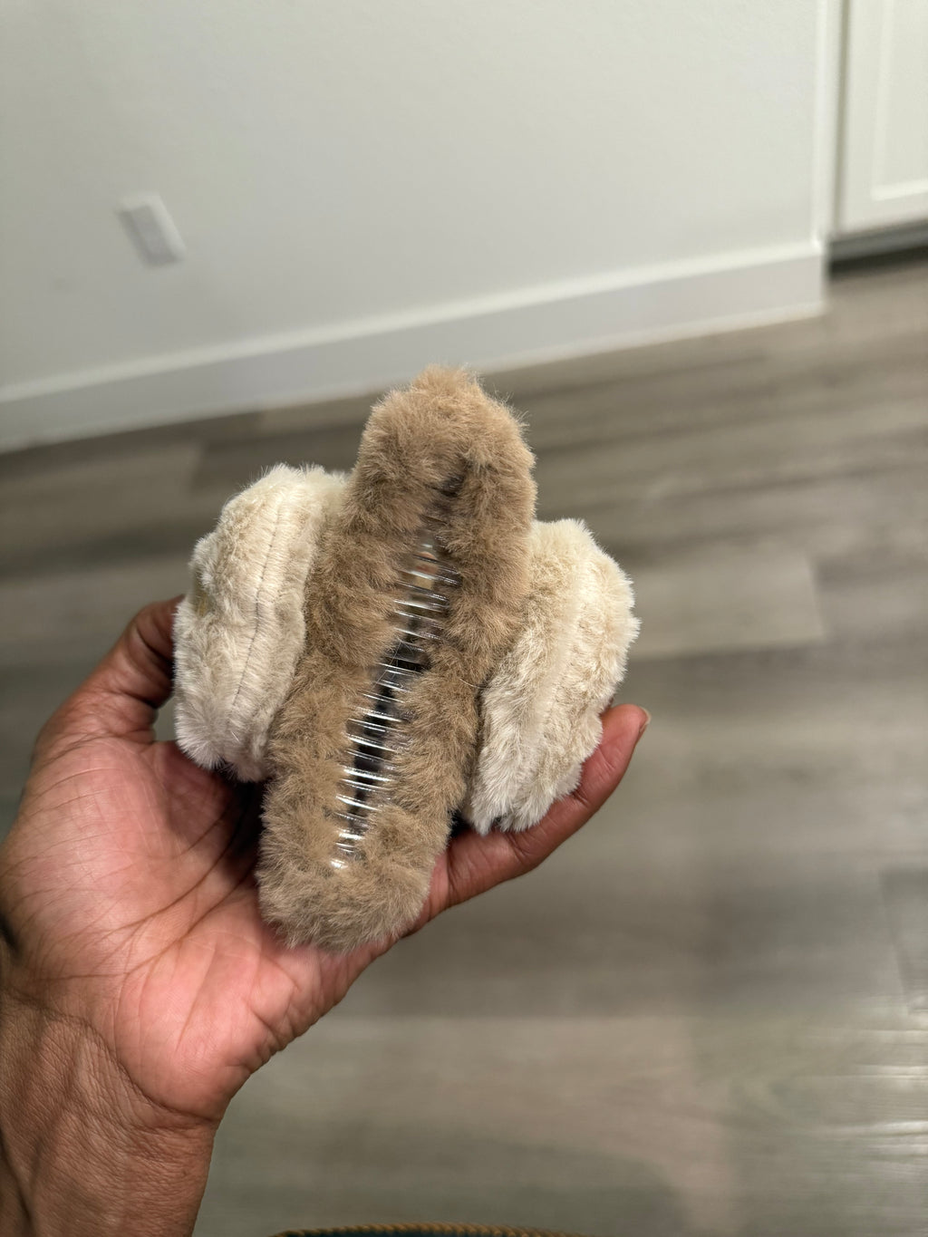 Hello Kitty Furrr Hair Clip- Tan Kitty