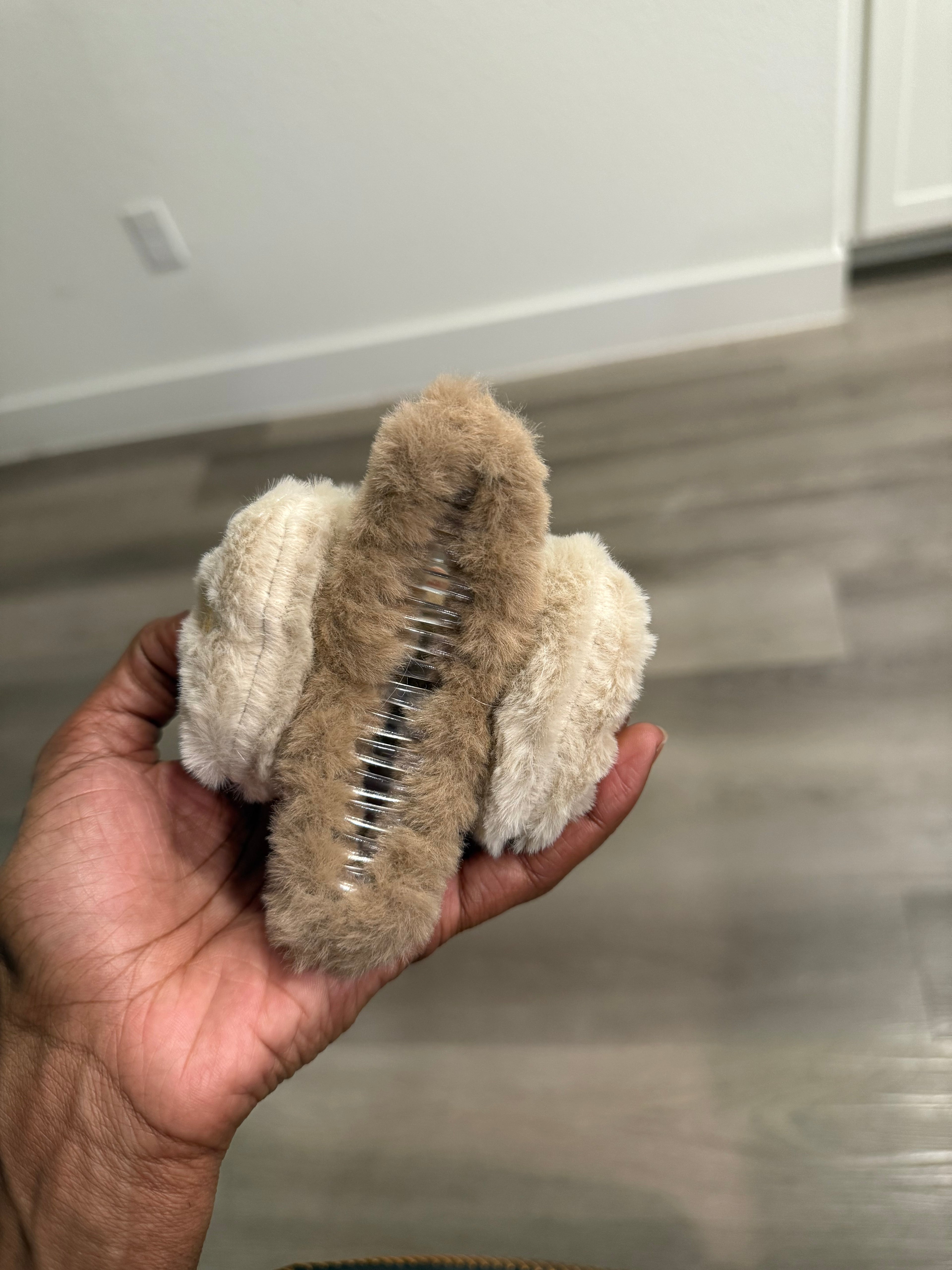 Hello Kitty Furrr Hair Clip- Tan Kitty