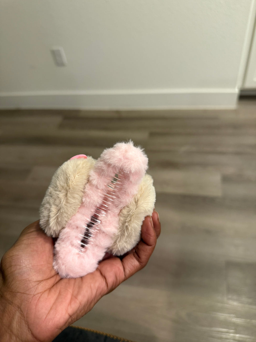 Hello Kitty Furrr Hair Clip- Pink Kitty