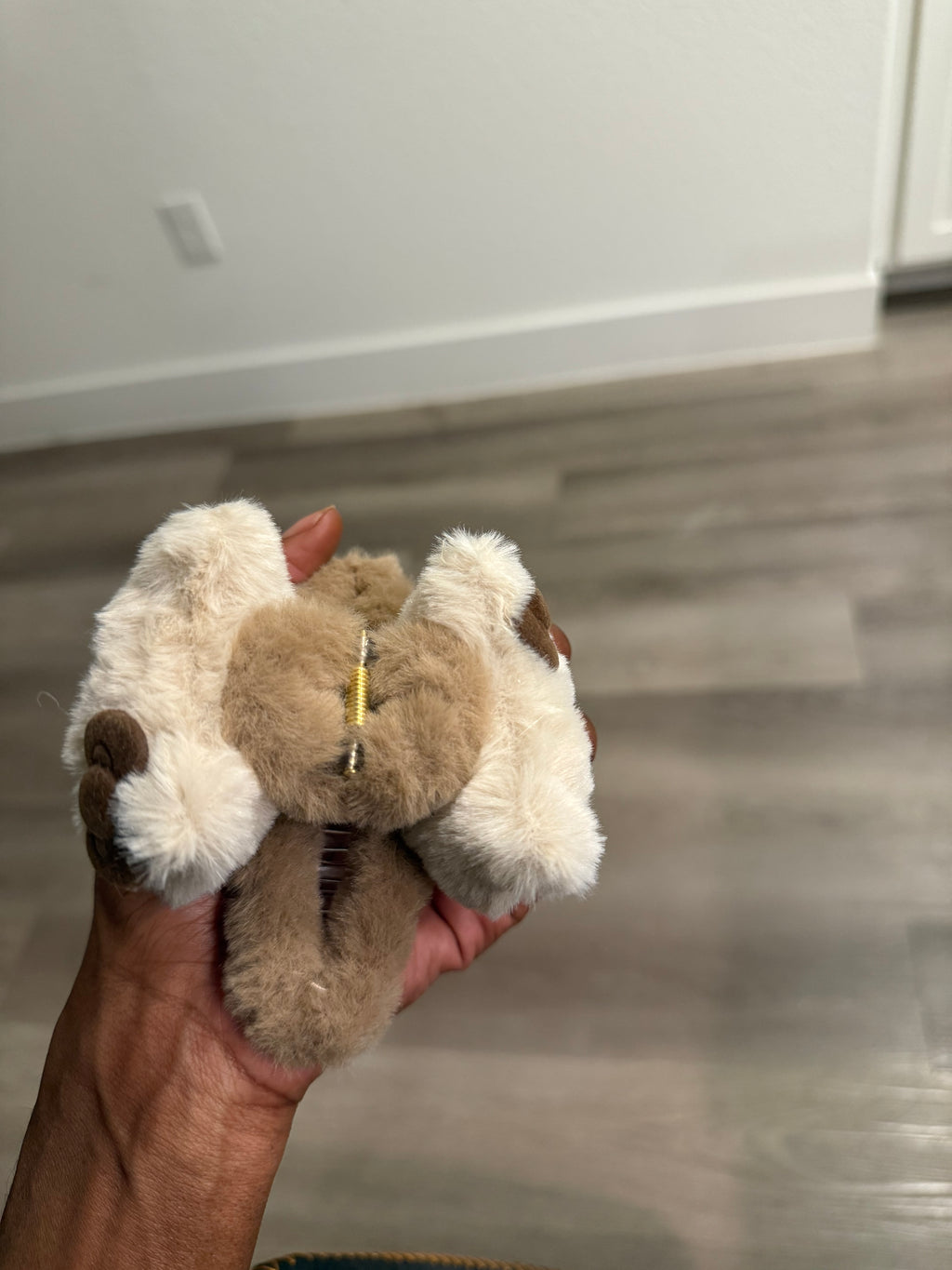 Hello Kitty Furrr Hair Clip- Tan Kitty