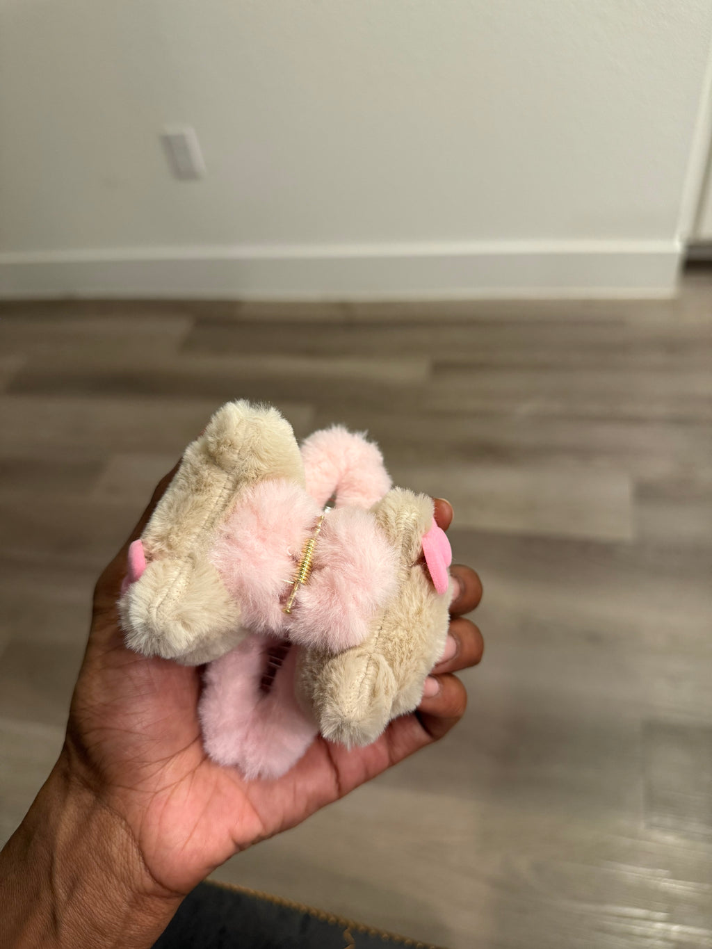 Hello Kitty Furrr Hair Clip- Pink Kitty